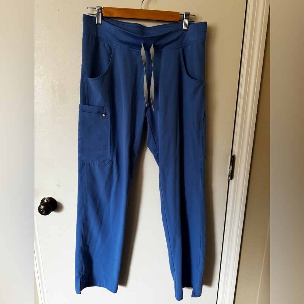 FIGS Women’s Kade Cargo Scrub Pants (Size Small)